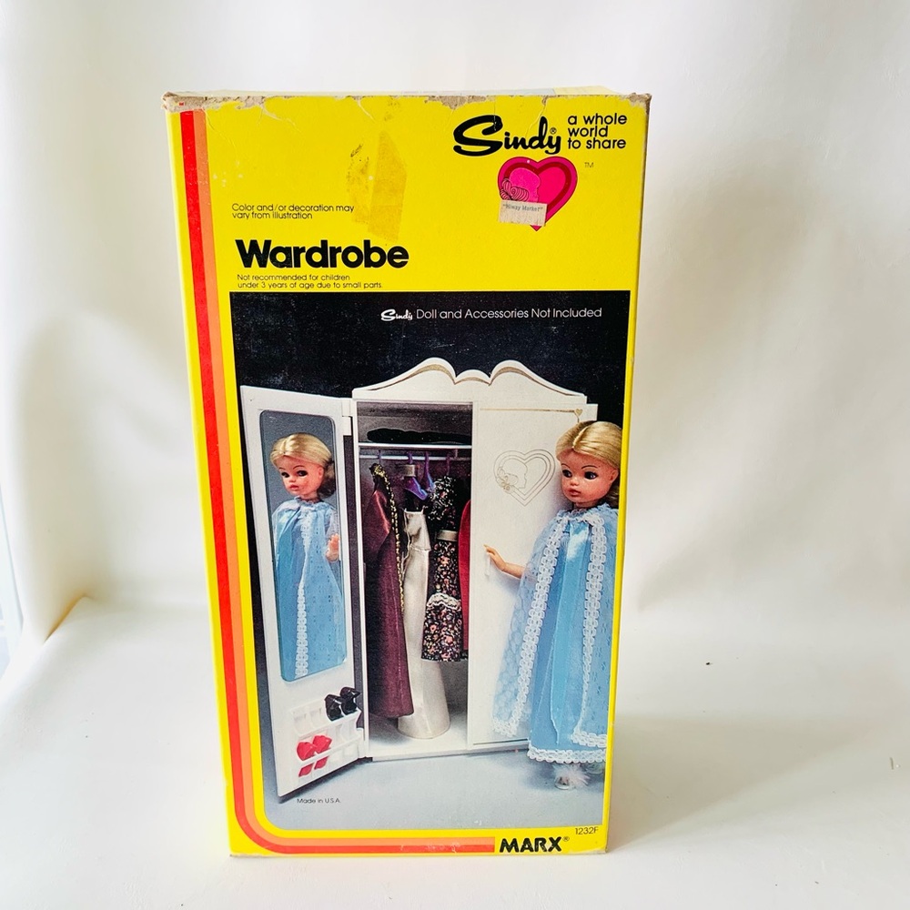 Vintage Sindy Doll Wardrobe w Box
